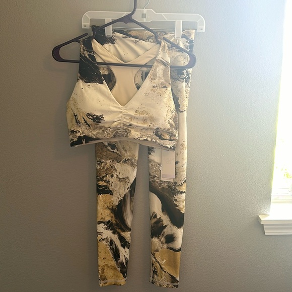 Calia Workout Set - Picture 2 of 4